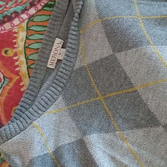 Thin sweater - Picture 2 of 2